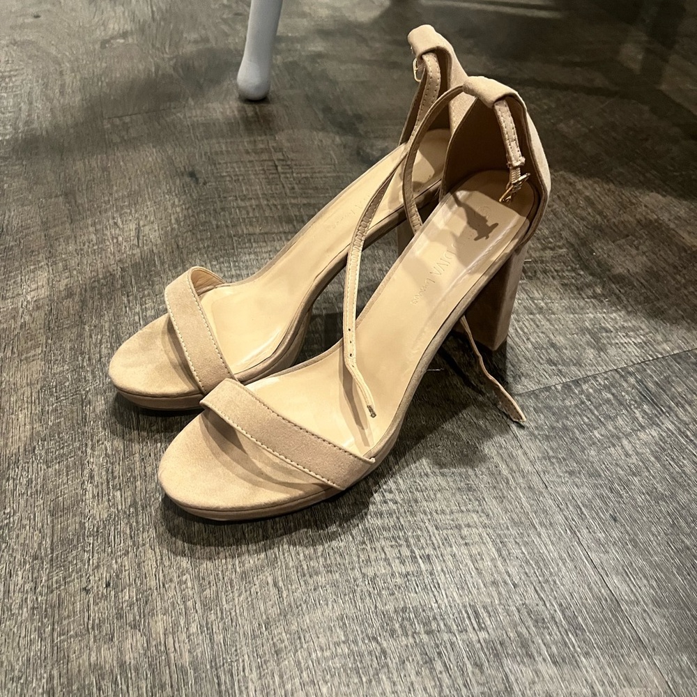 Elegant Tan Women's Heels